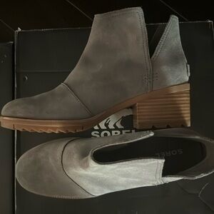 Sorel Cate cut out boots size 8 *new*